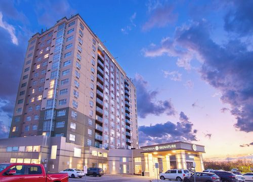 Toronto Airport Hotels With Shuttle Service – Convenient Travel Made Easy - 94a7408a y Hotels With Free Airport Shuttle in Toronto | Top-Rated Near Pearson Airport - Expedia.com