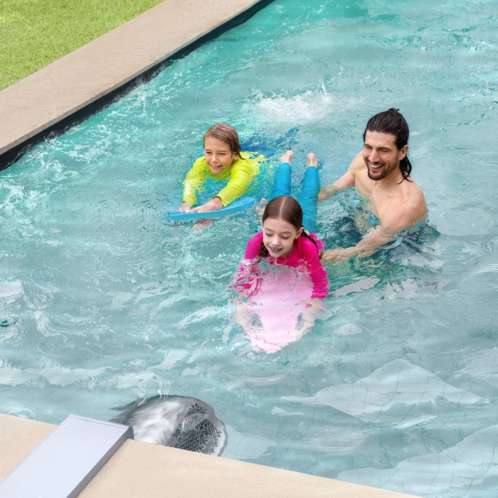 How Can Pool Jets Enhance Family Fun and Therapy? - image 2